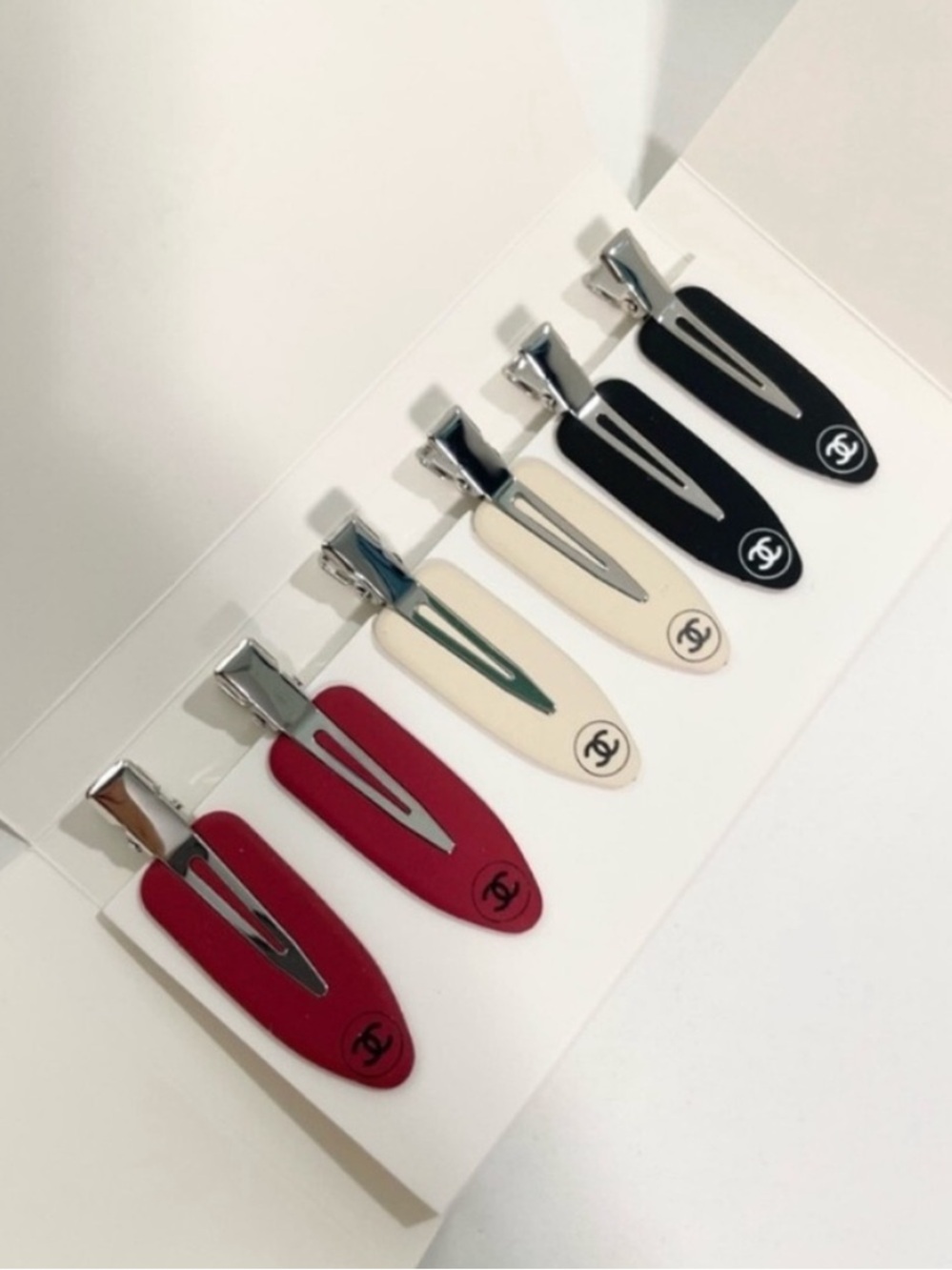 Chanel beauty clips set